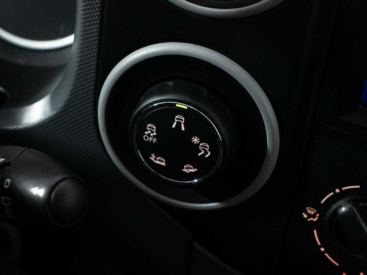 Купить Peugeot Partner с пробегом. Фото: #14