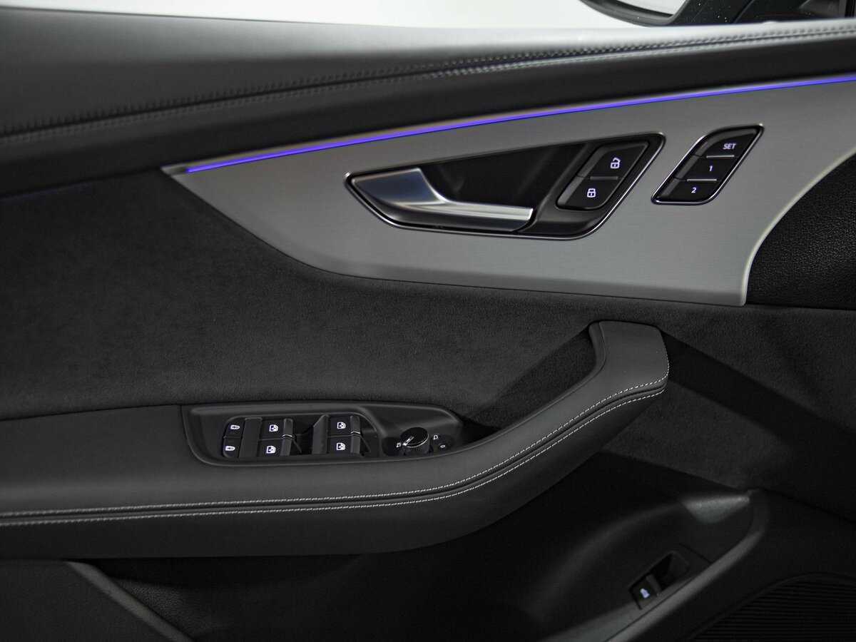 Купить Audi Q8 с пробегом. Фото: #16