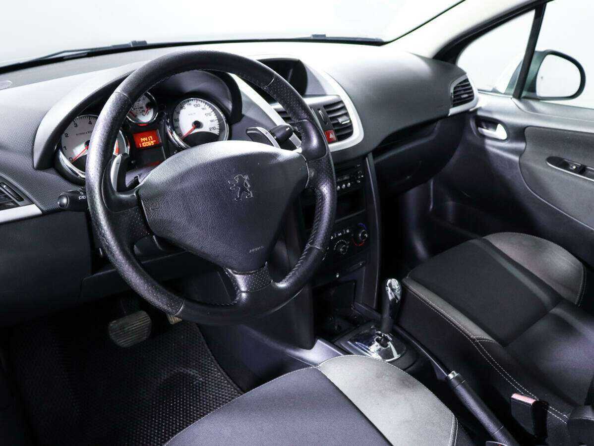 Купить Peugeot 207 с пробегом. Фото: #11