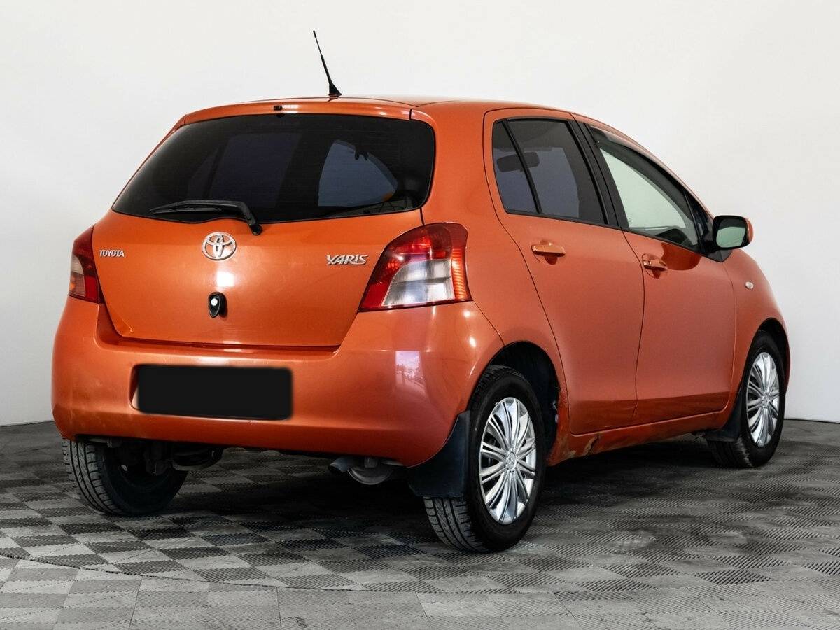 Купить Toyota Yaris с пробегом. Фото: #2