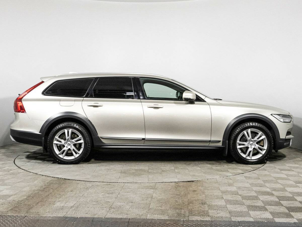 Купить Volvo V90 Cross Country с пробегом. Фото: #3