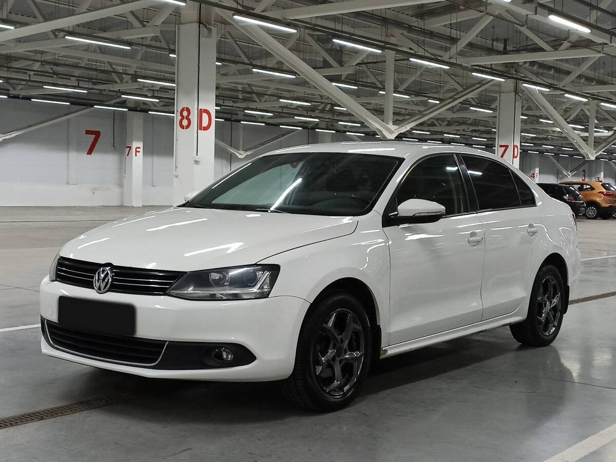 Купить Volkswagen Jetta с пробегом. Посмотреть фото