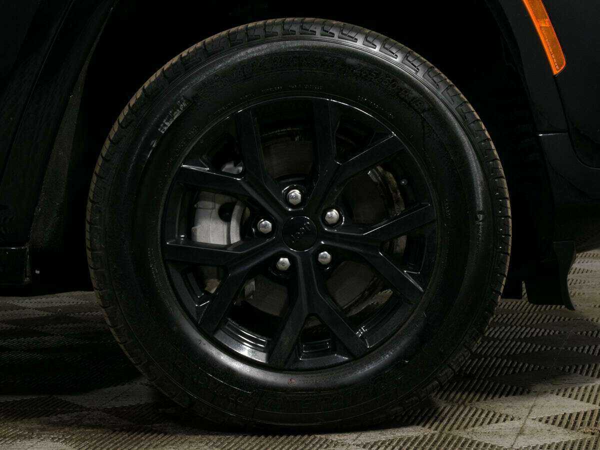 Купить Jeep Grand Cherokee с пробегом. Фото: #23
