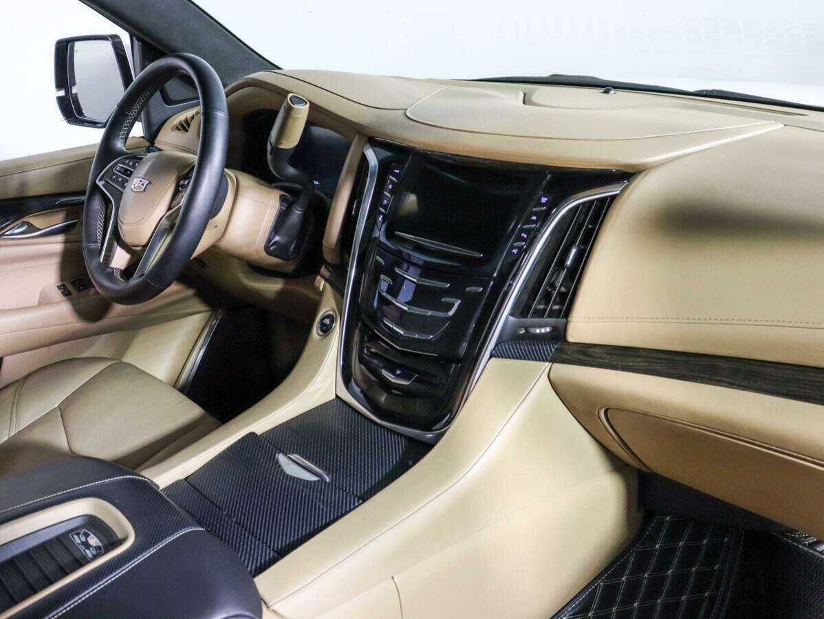 Купить Cadillac Escalade с пробегом. Фото: #8