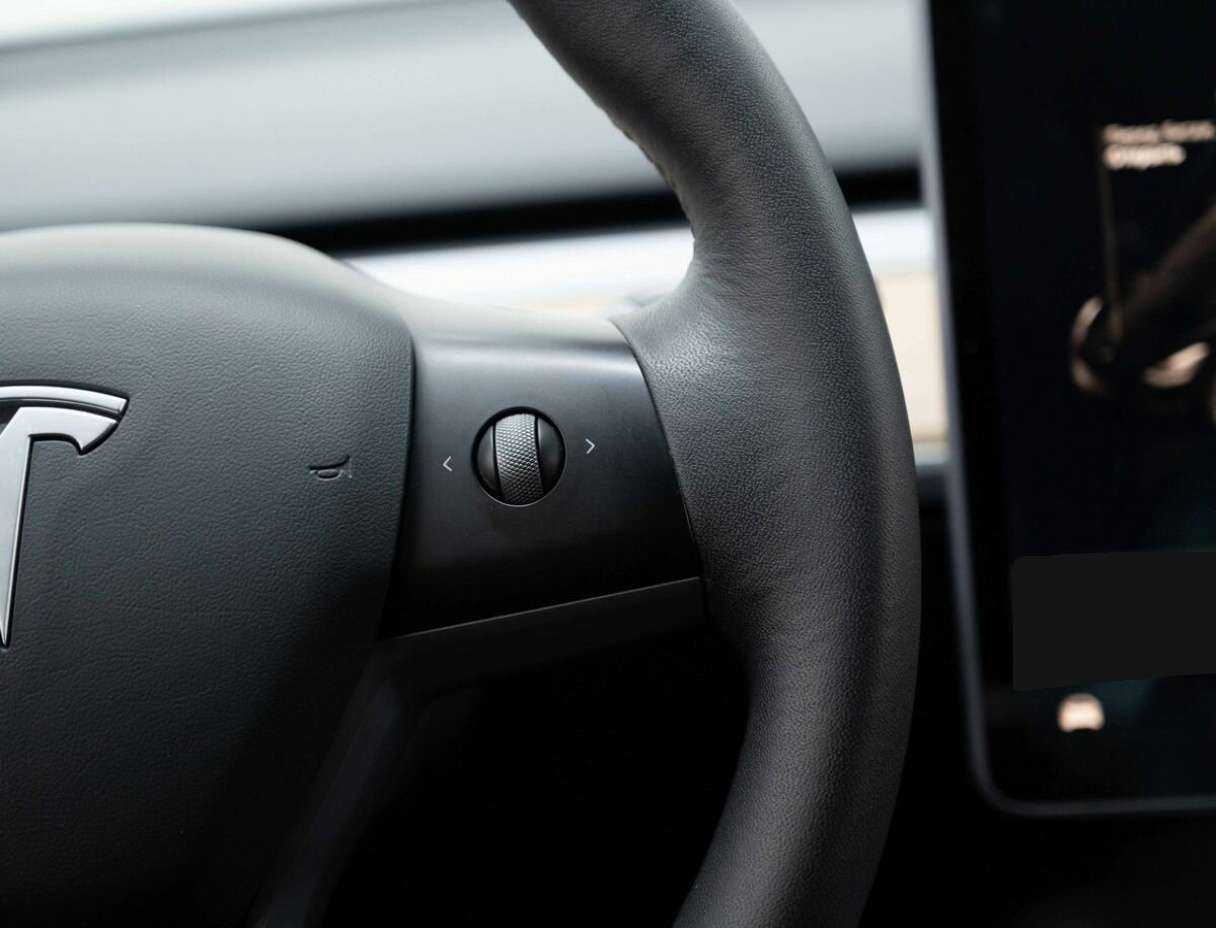 Купить Tesla Model 3 с пробегом. Фото: #15
