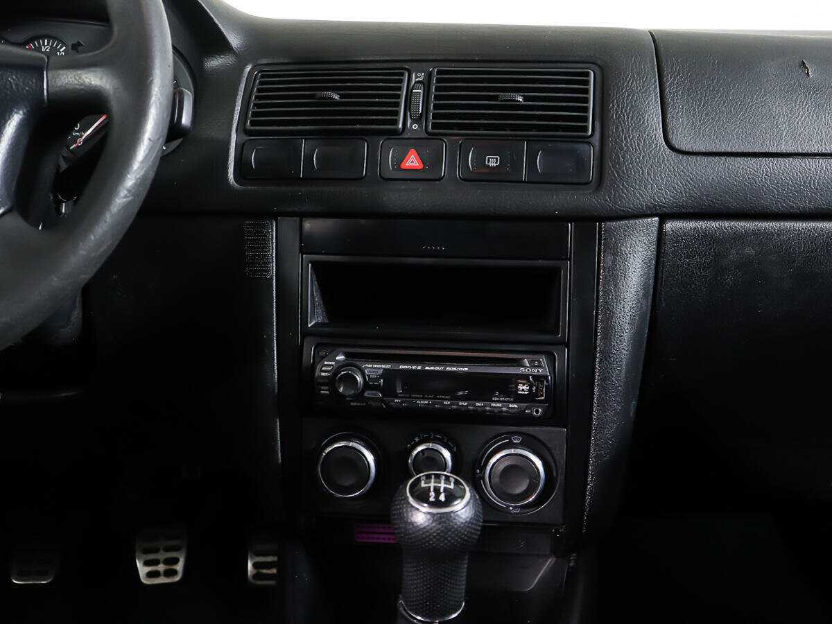 Купить Volkswagen Golf с пробегом. Фото: #11