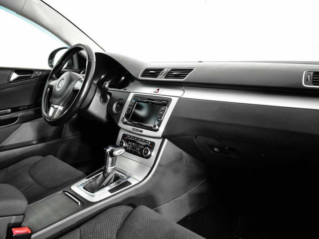 Купить Volkswagen Passat с пробегом. Фото: #8