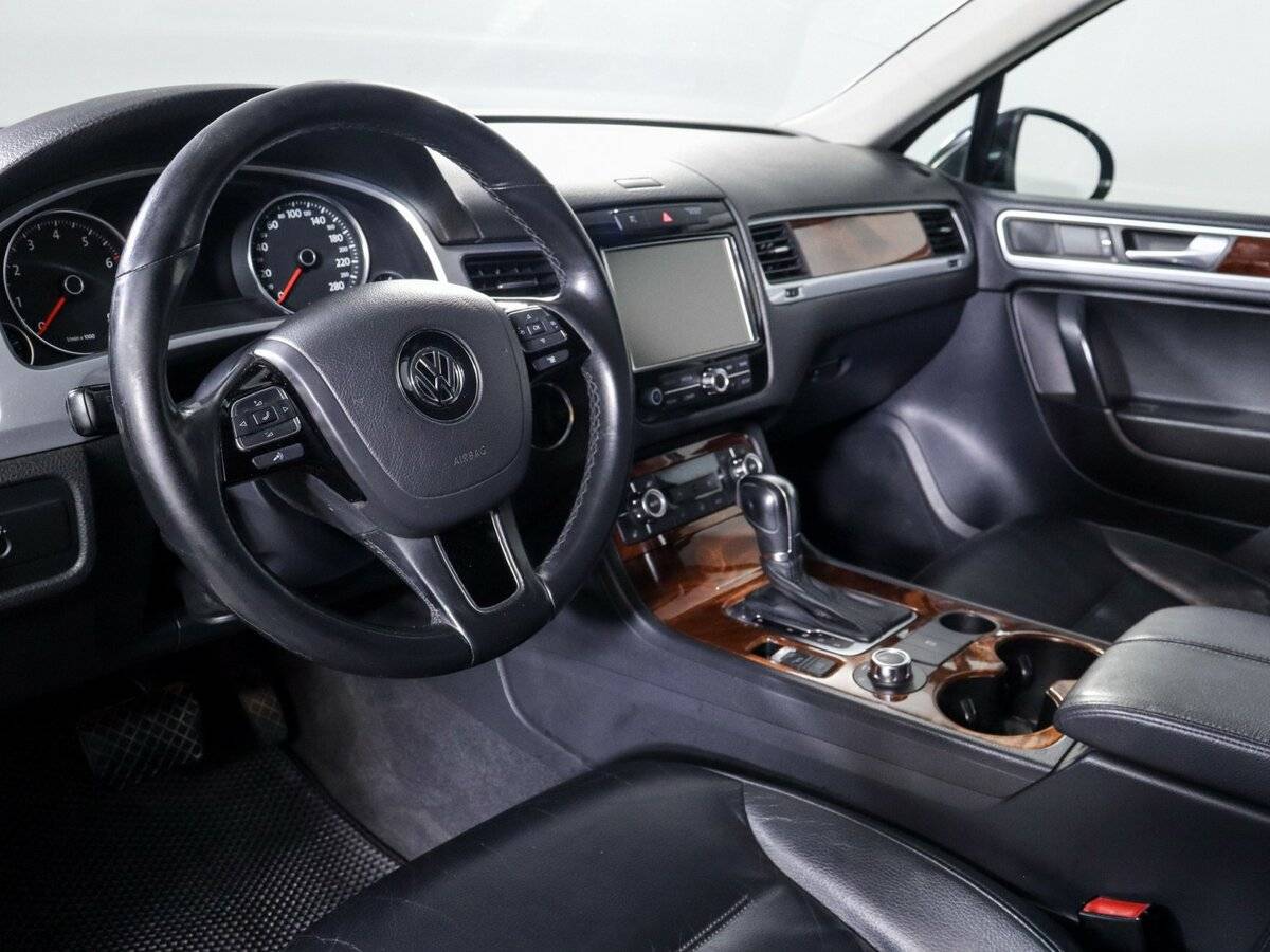 Купить Volkswagen Touareg с пробегом. Фото: #13