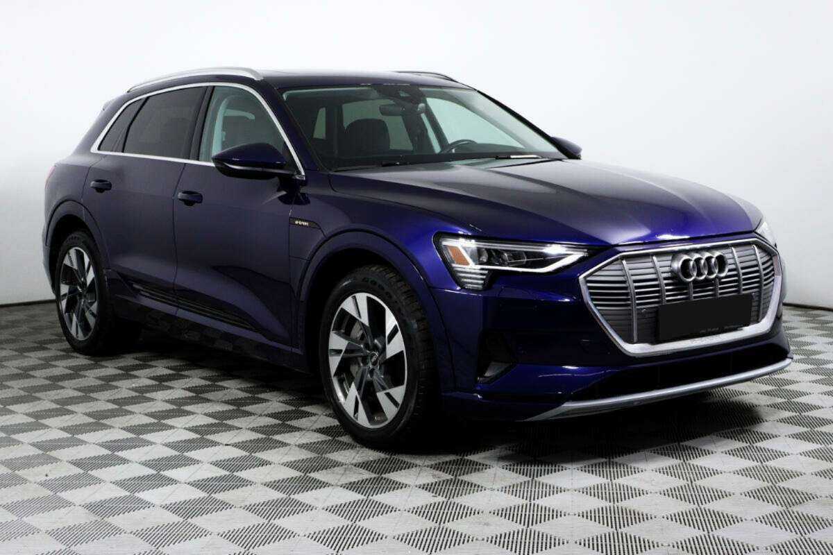 Купить Audi e-tron с пробегом. Фото: #2