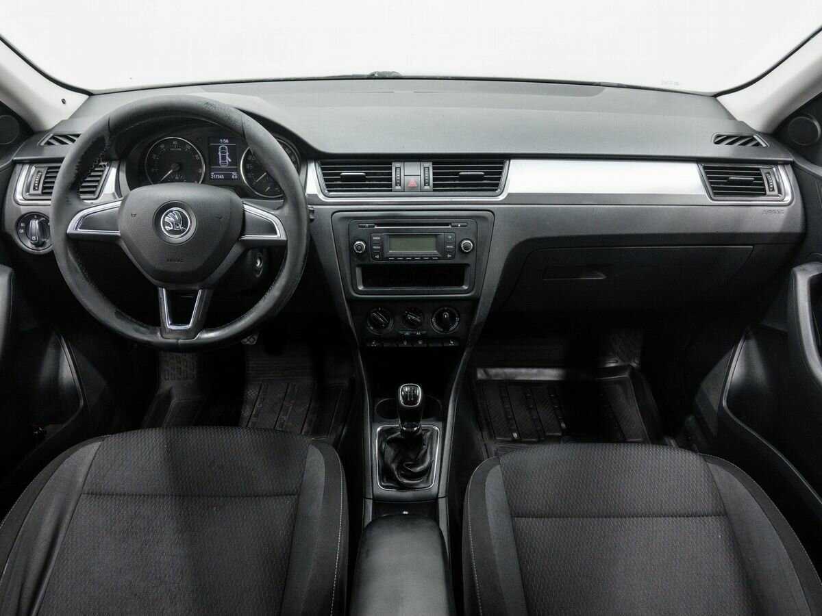 Купить Skoda Rapid с пробегом. Фото: #10