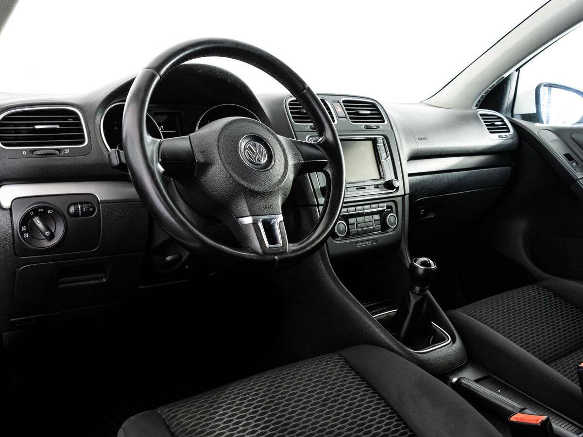 Купить Volkswagen Golf с пробегом. Фото: #8