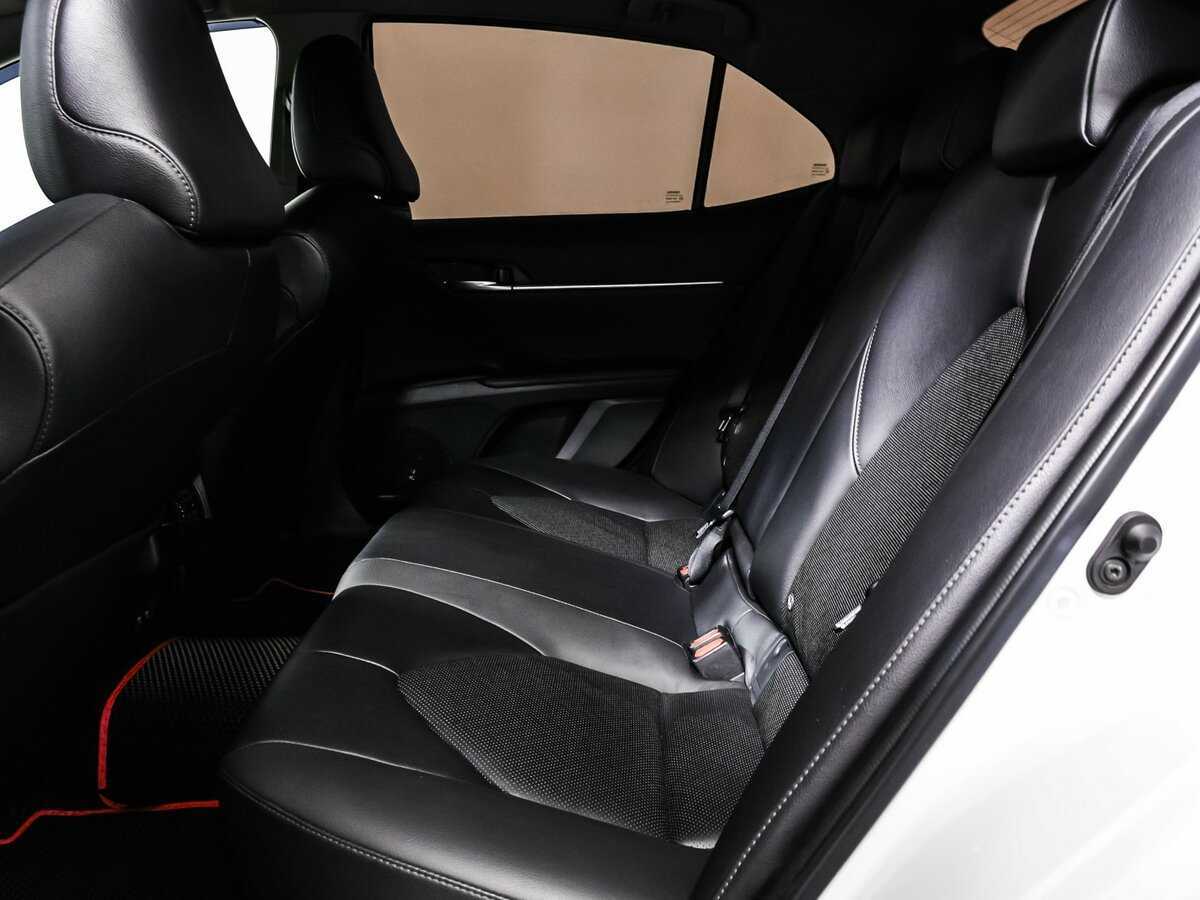 Купить Toyota Camry с пробегом. Фото: #12