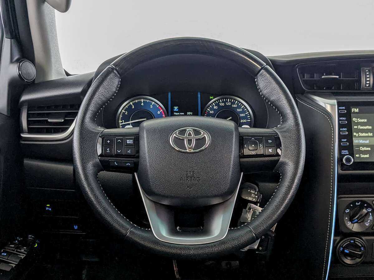 Купить Toyota Fortuner с пробегом. Фото: #15