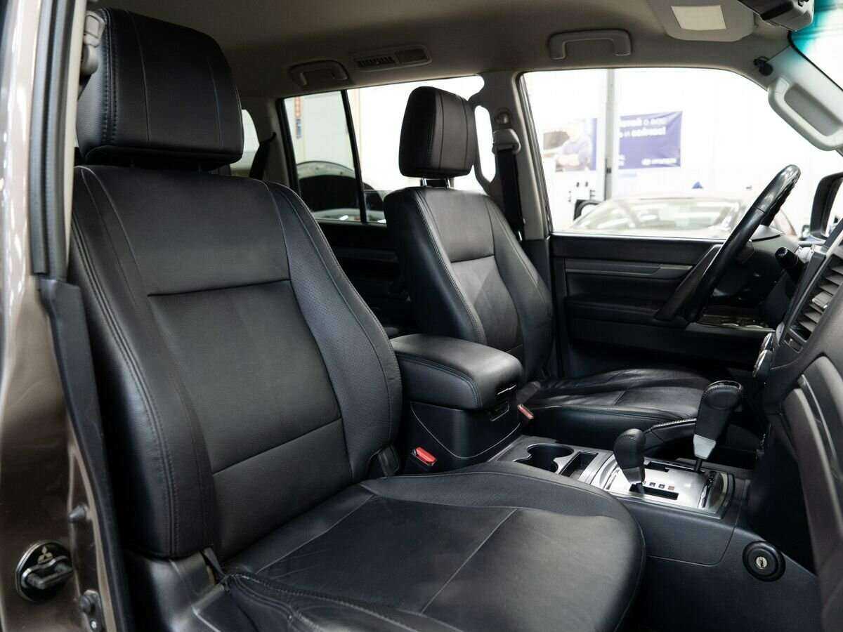 Купить Mitsubishi Pajero с пробегом. Фото: #9