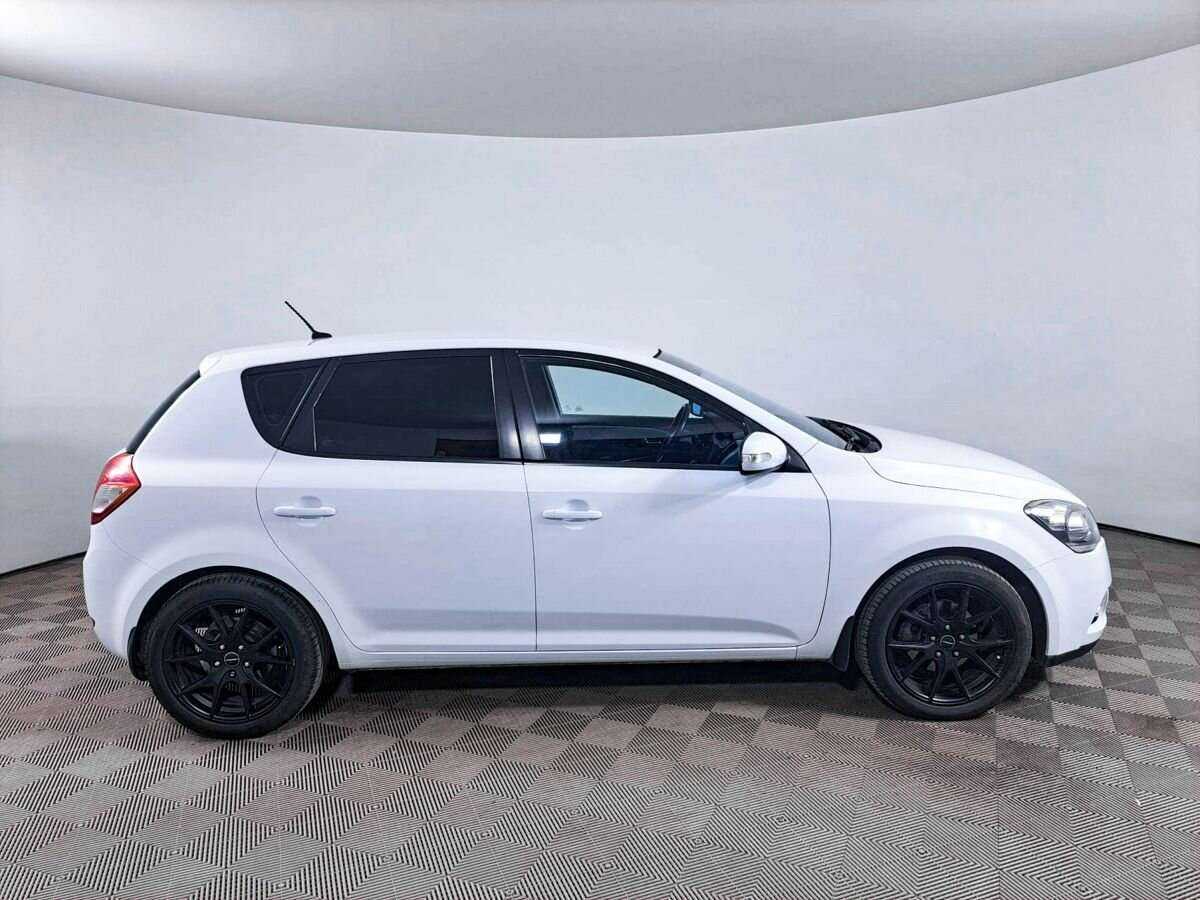 Купить Kia Ceed с пробегом. Фото: #3
