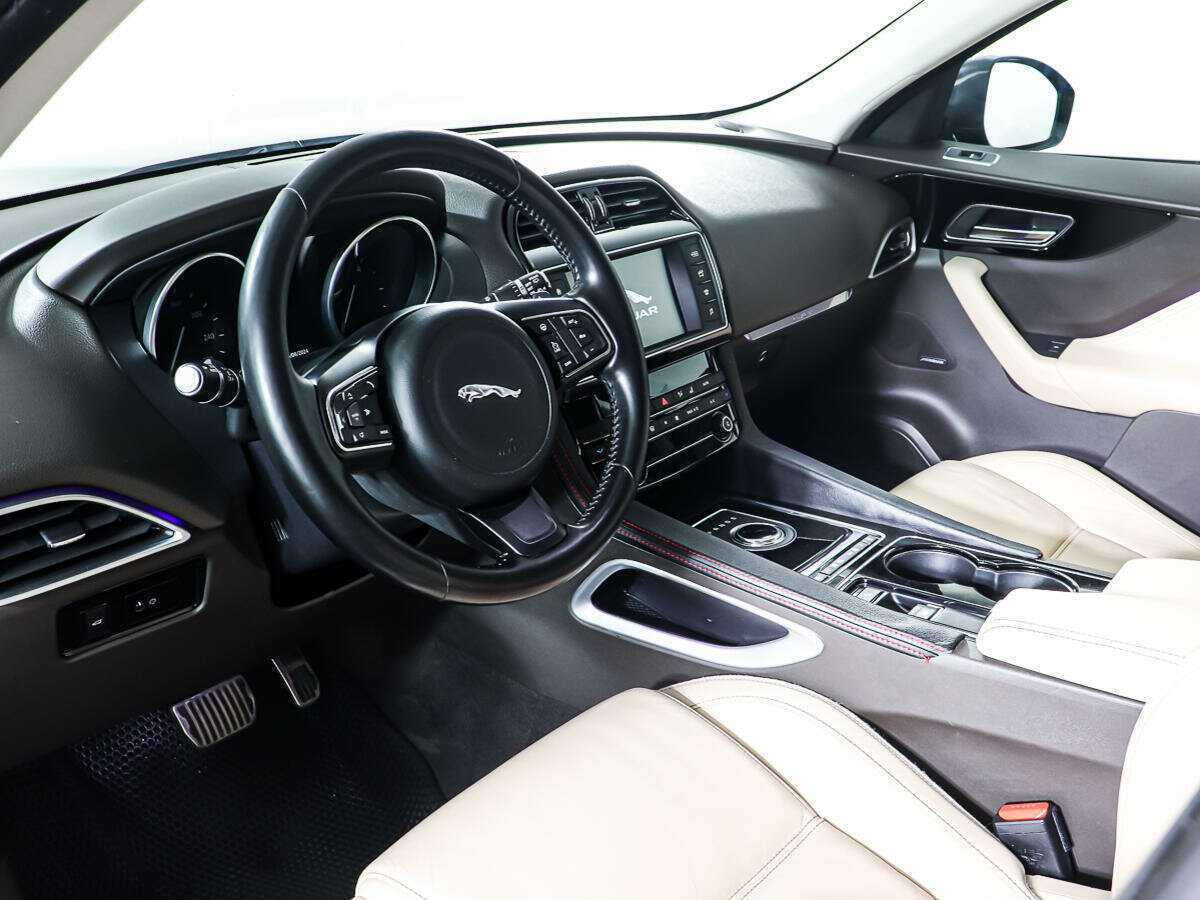 Купить Jaguar F-Pace с пробегом. Фото: #11