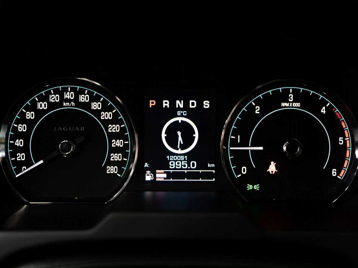 Купить Jaguar XF с пробегом. Фото: #11