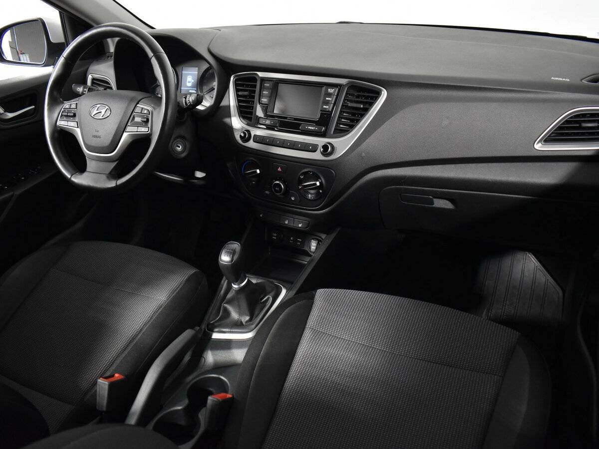 Купить Hyundai Solaris с пробегом. Фото: #9