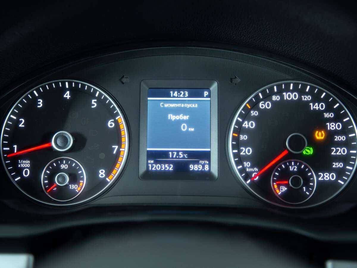 Купить Volkswagen Scirocco с пробегом. Фото: #12