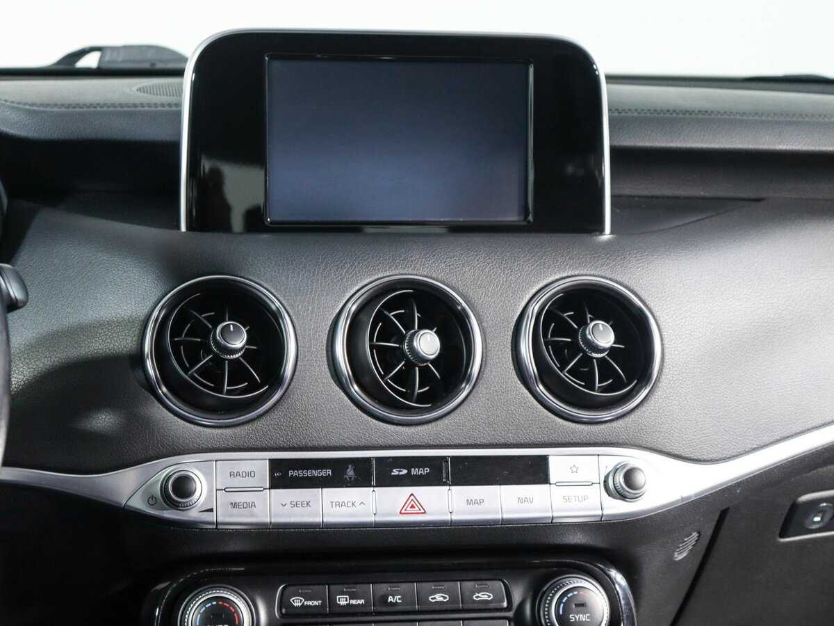 Купить Kia Stinger с пробегом. Фото: #10