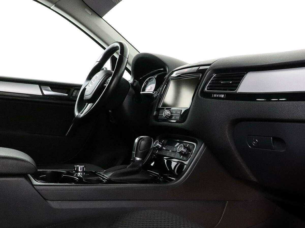 Купить Volkswagen Touareg с пробегом. Фото: #6