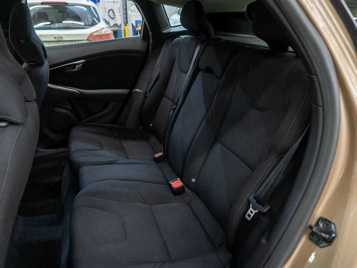 Купить Volvo V40 Cross Country с пробегом. Фото: #6