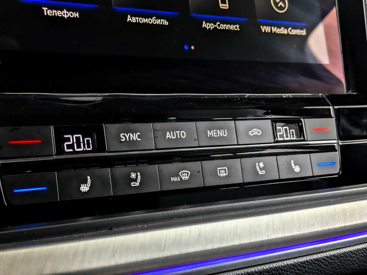 Купить Volkswagen Touareg с пробегом. Фото: #23