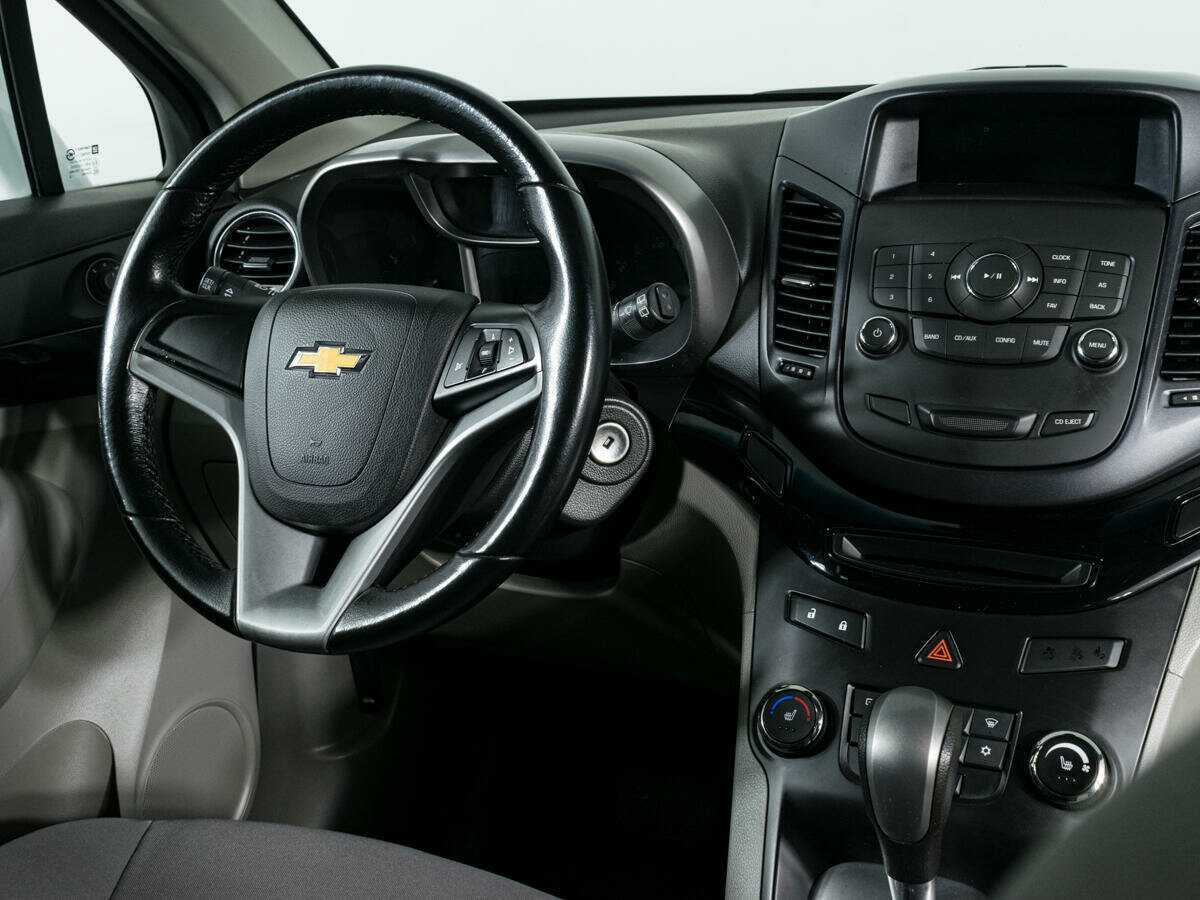 Купить Chevrolet Orlando с пробегом. Фото: #10