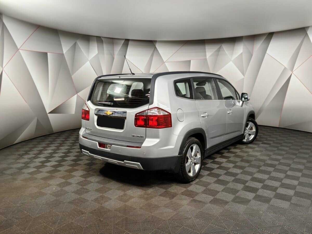 Купить Chevrolet Orlando с пробегом. Фото: #1