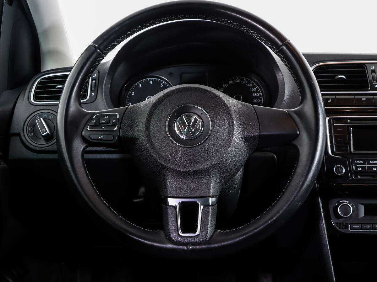 Купить Volkswagen Polo с пробегом. Фото: #11