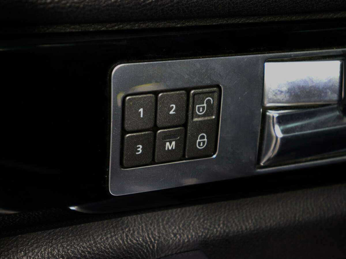 Купить Land Rover Discovery с пробегом. Фото: #13