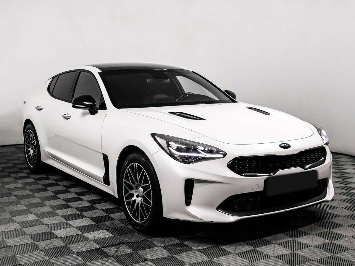 Купить Kia Stinger с пробегом. Фото: #2