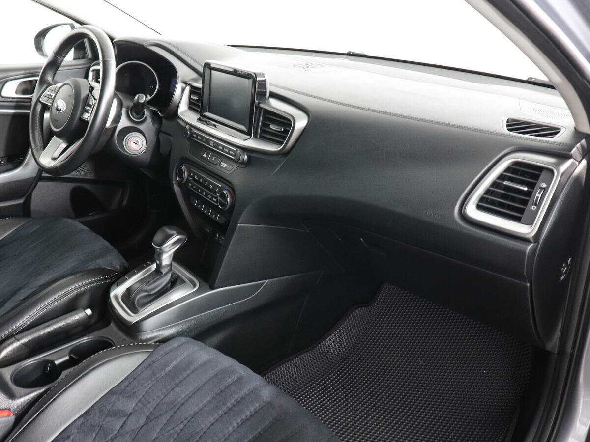 Купить Kia Ceed с пробегом. Фото: #9