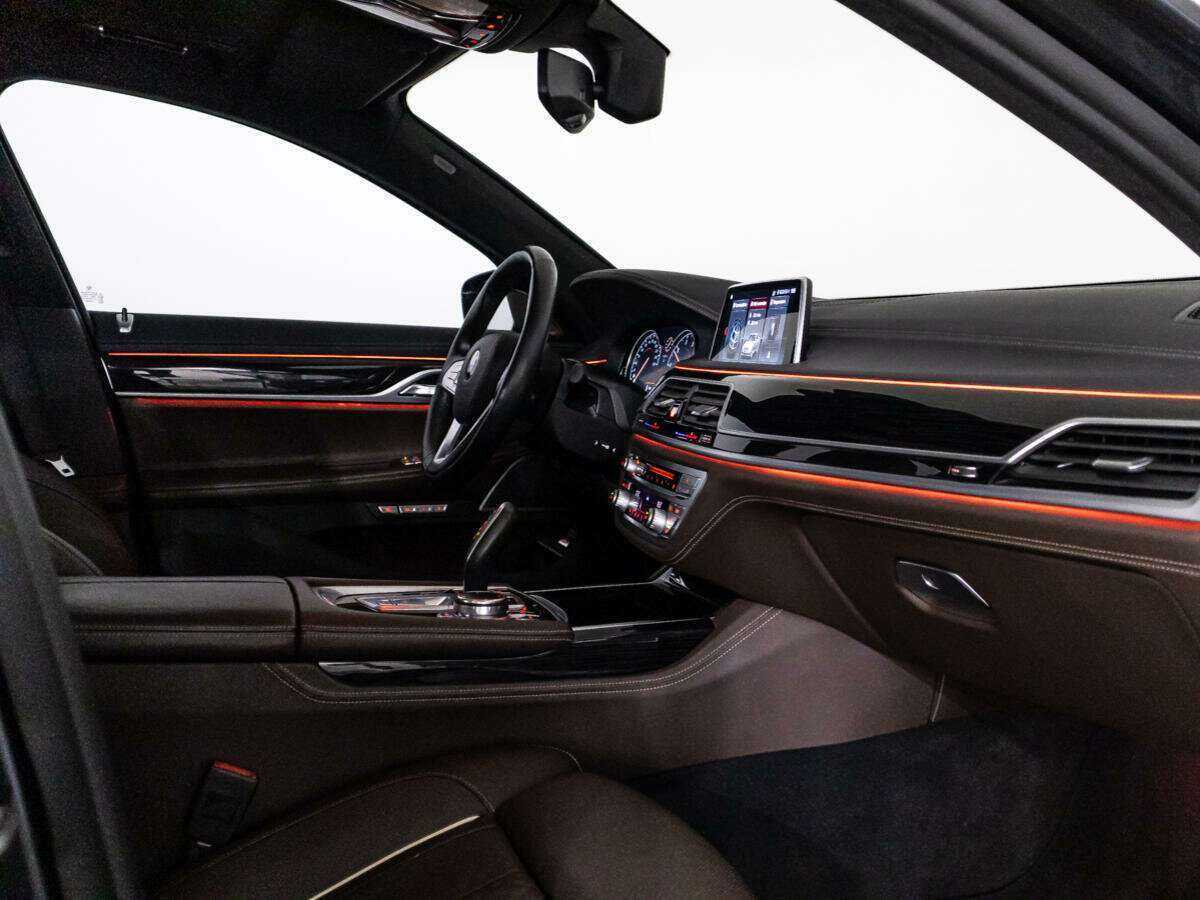 Купить BMW 7 серии с пробегом. Фото: #30