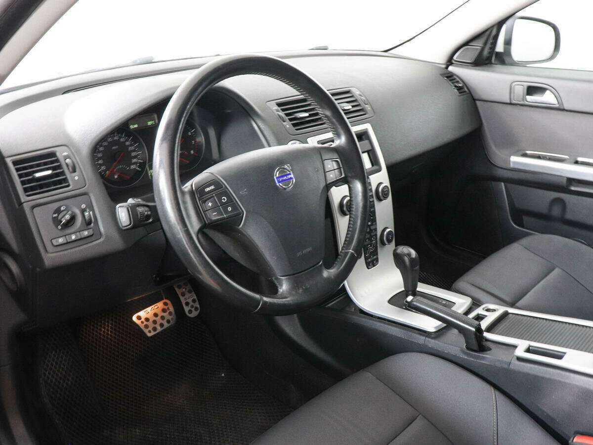 Купить Volvo S40 с пробегом. Фото: #4