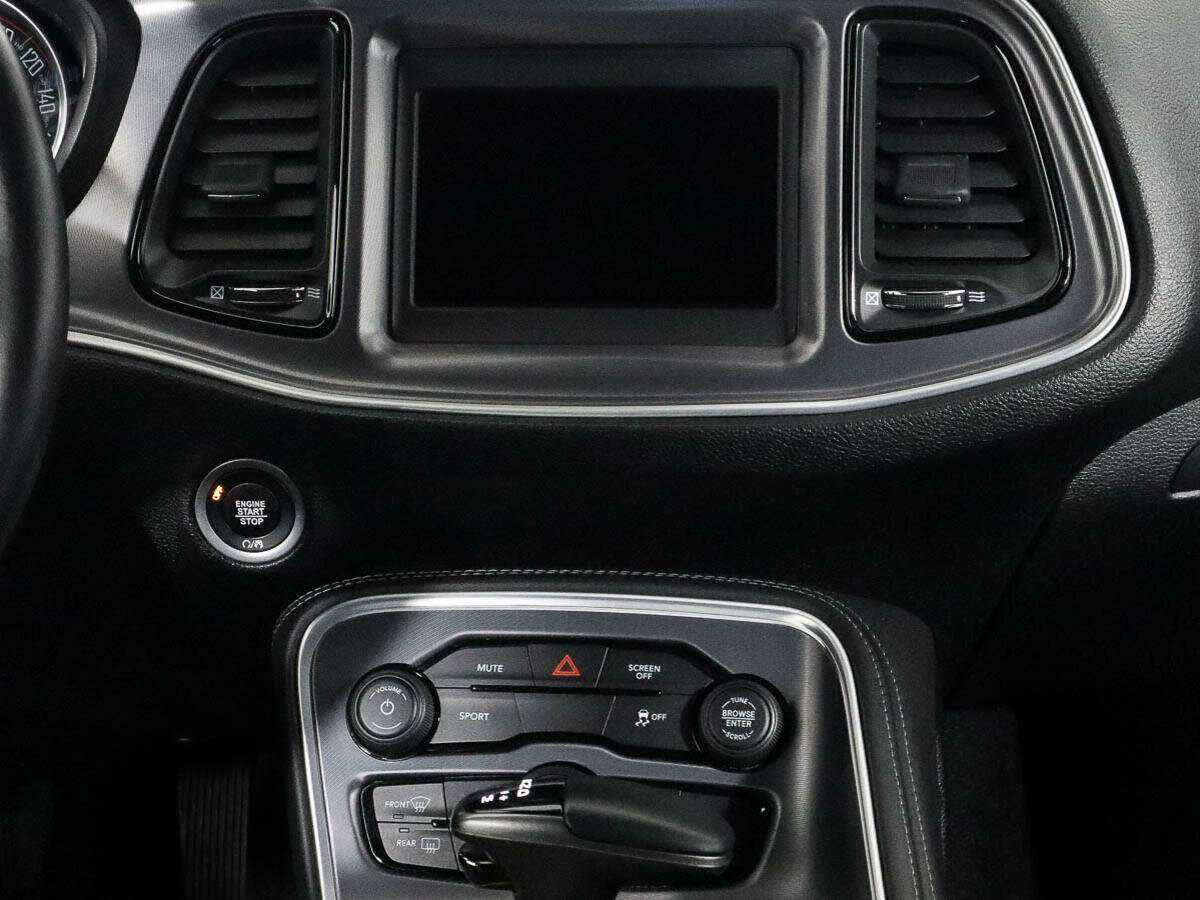 Купить Dodge Challenger с пробегом. Фото: #10