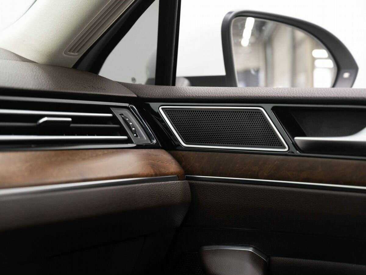 Купить Volkswagen Passat с пробегом. Фото: #22