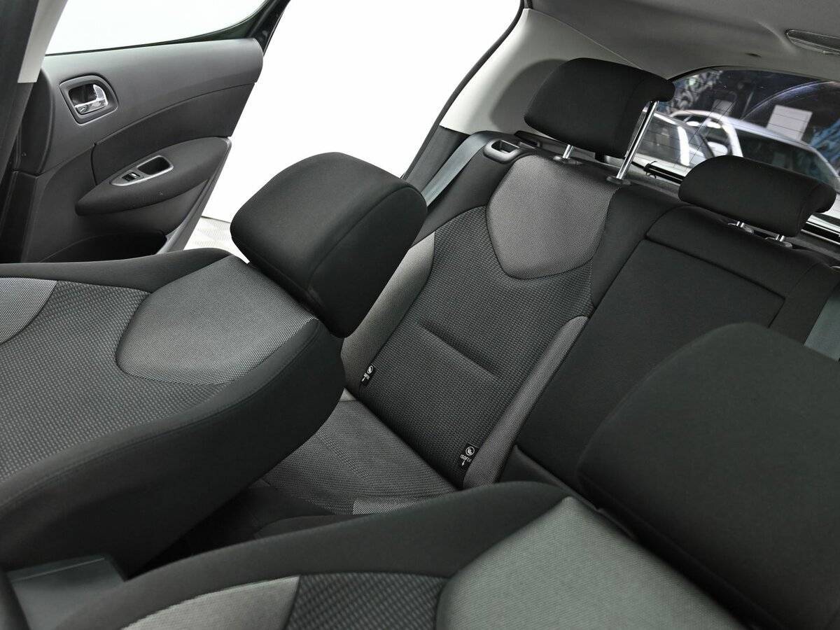 Купить Peugeot 308 с пробегом. Фото: #13