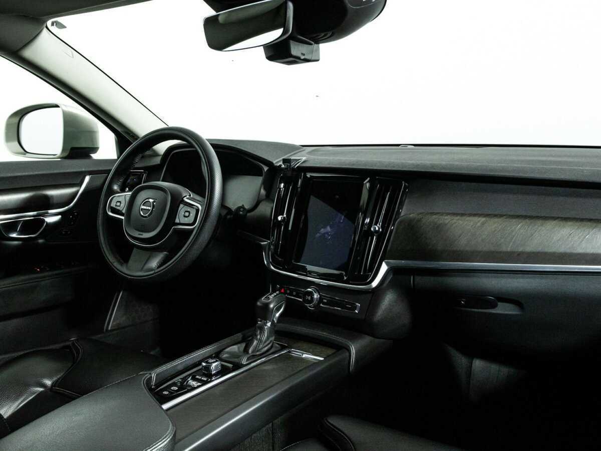 Купить Volvo V90 Cross Country с пробегом. Фото: #8
