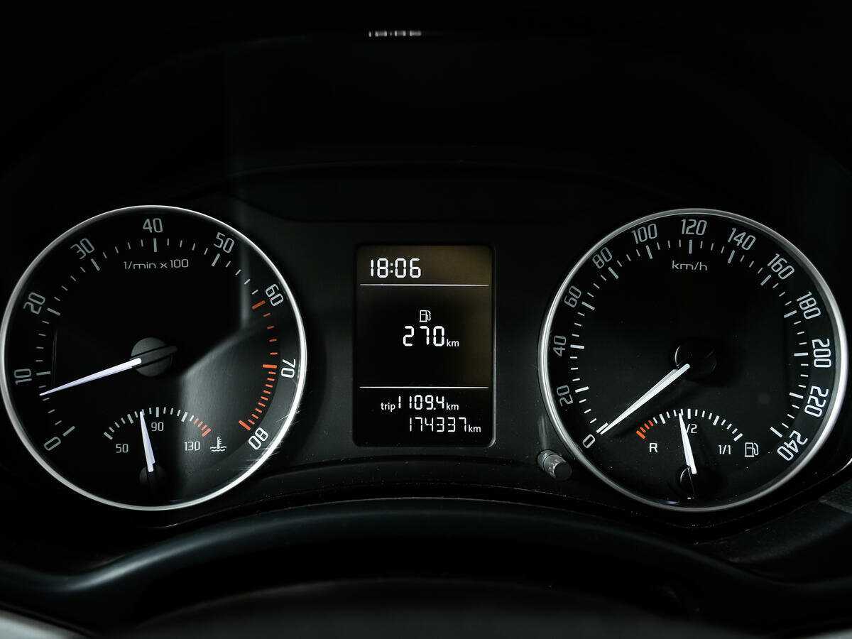 Купить Skoda Octavia с пробегом. Фото: #9