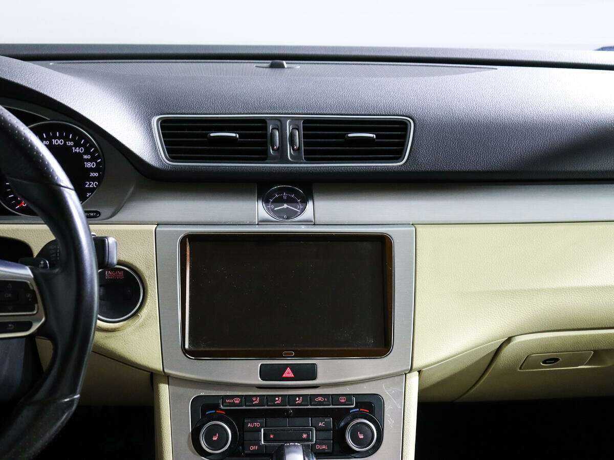 Купить Volkswagen Passat CC с пробегом. Фото: #10