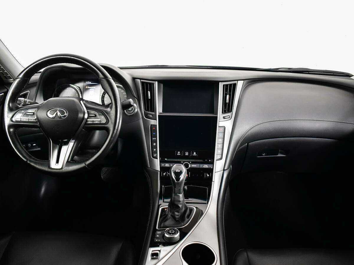 Купить Infiniti Q50 с пробегом. Фото: #11