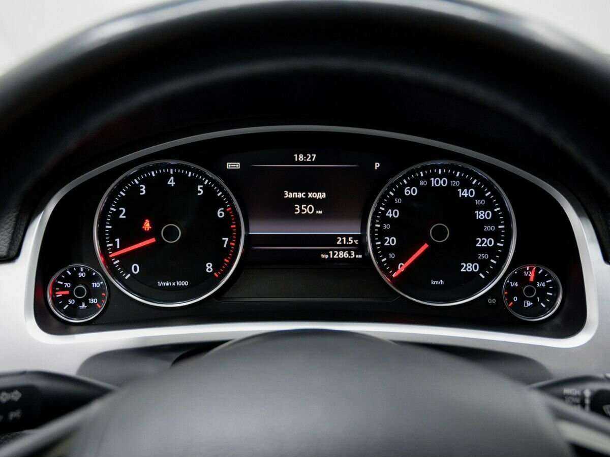Купить Volkswagen Touareg с пробегом. Фото: #24