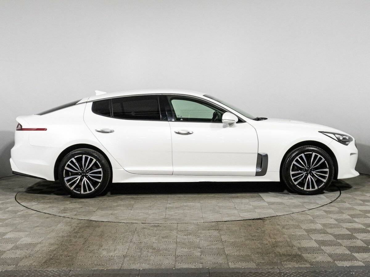 Купить Kia Stinger с пробегом. Фото: #3
