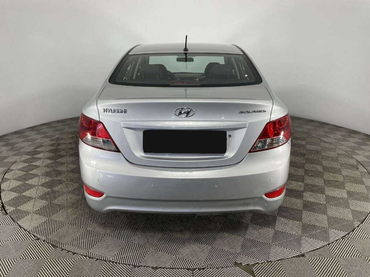 Купить Hyundai Solaris с пробегом. Фото: #2