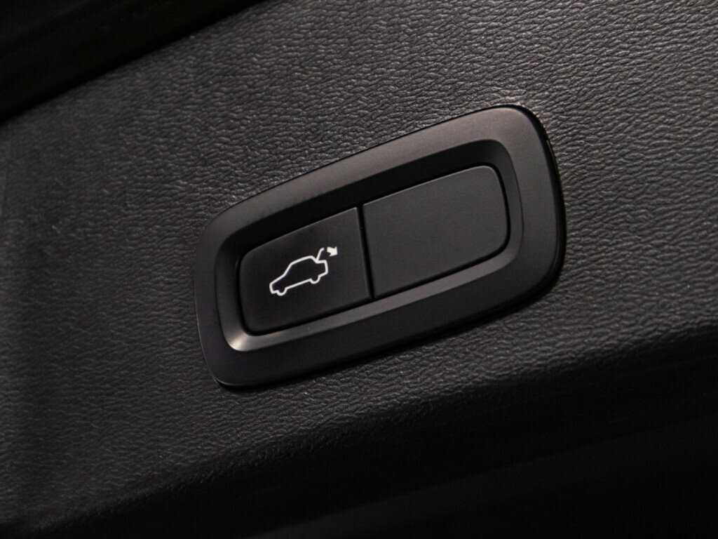 Купить Volvo XC40 с пробегом. Фото: #14