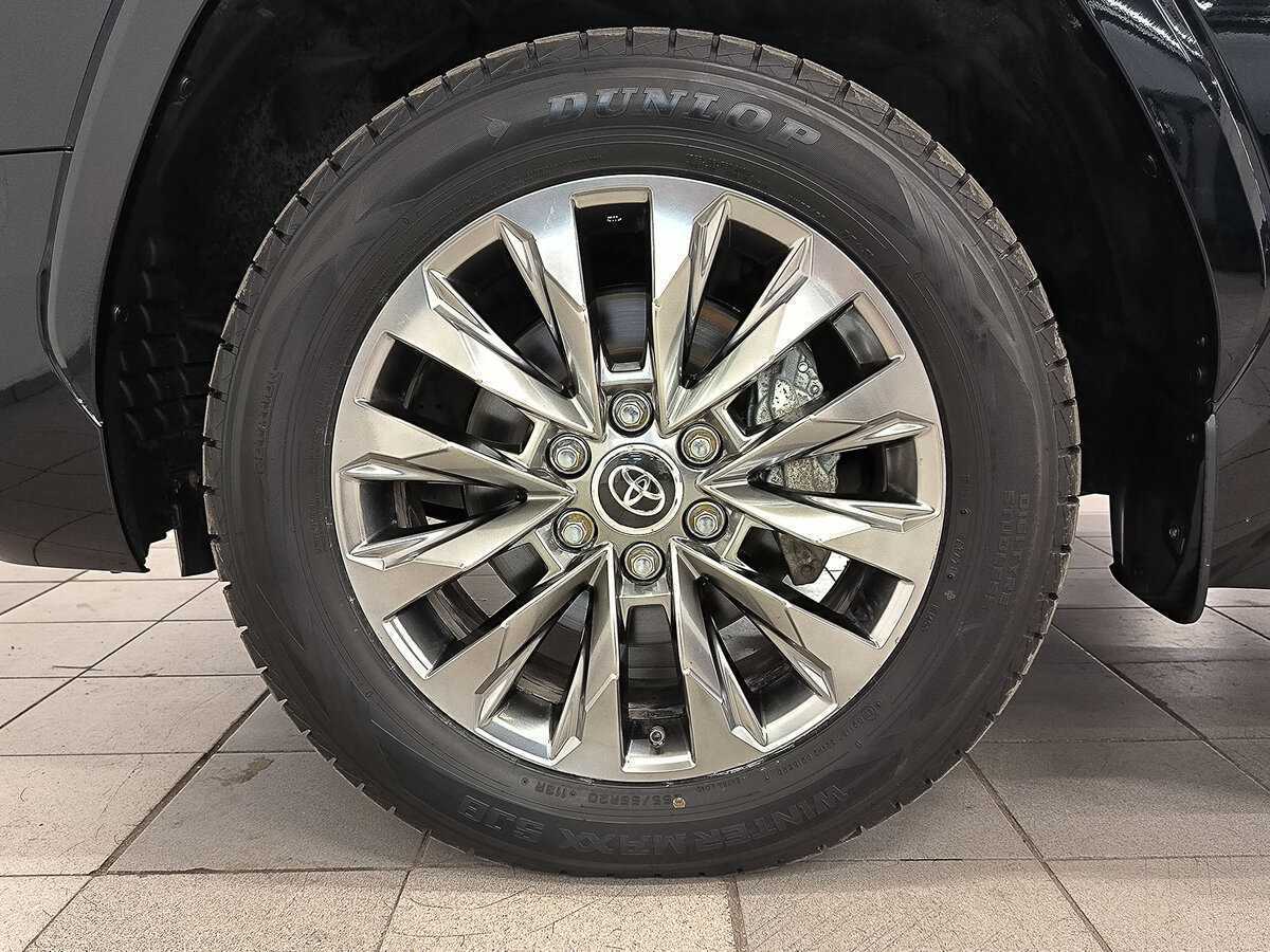 Купить Toyota Land Cruiser с пробегом. Фото: #11