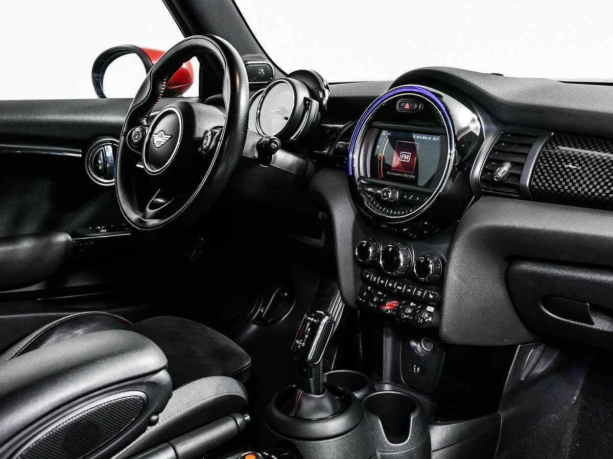 Купить Mini Hatch с пробегом. Фото: #8
