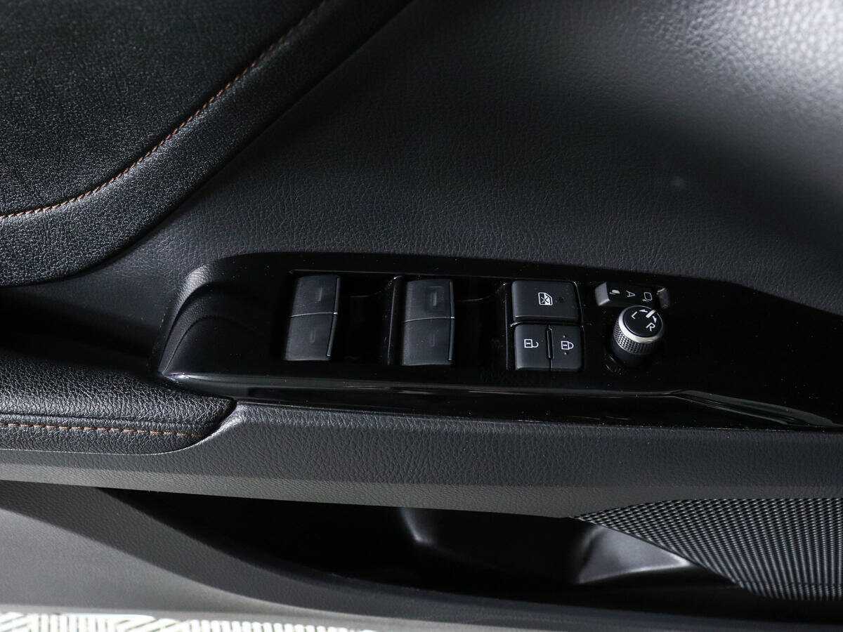Купить Toyota Camry с пробегом. Фото: #18