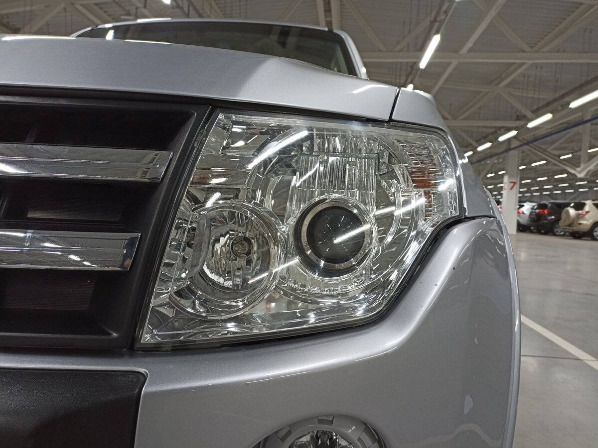 Купить Mitsubishi Pajero с пробегом. Фото: #16